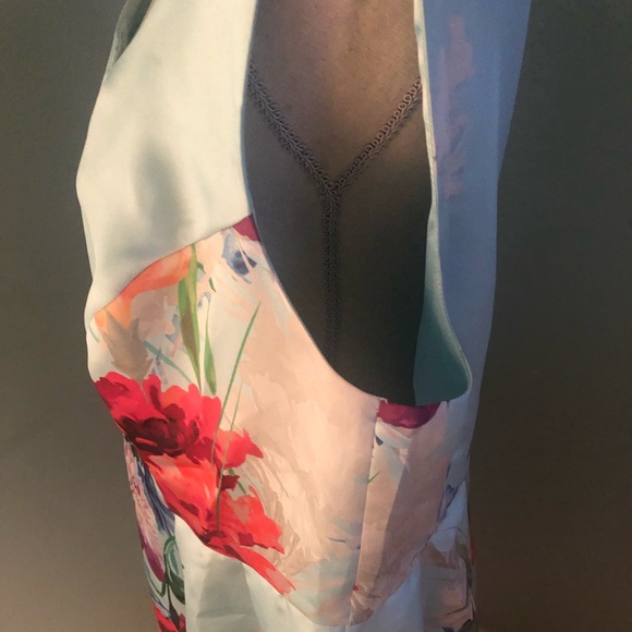 Sleeveless floral patterned dress 👗 - Picture 2 of 5